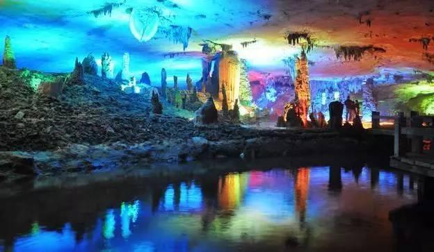 中交地产:拟向控股股东新增借款额度不超过100亿元,利率...